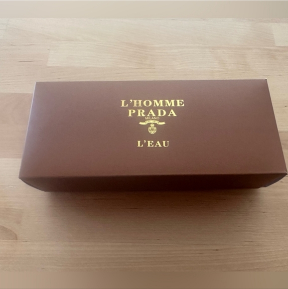 Prada Woven Raffia Tote Bag NIB - Picture 2 of 9